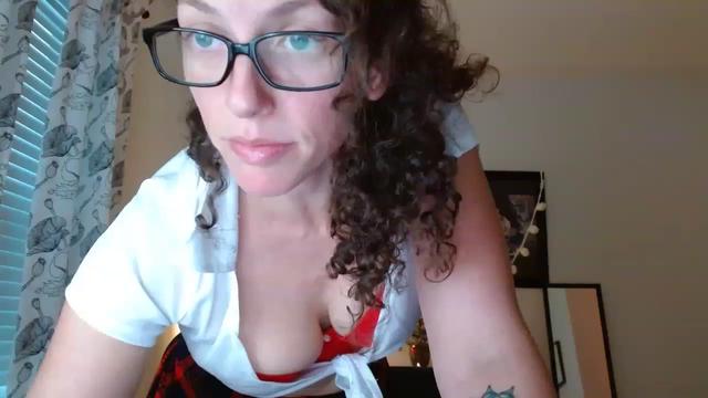 Gallery image thumbnail from Sarah_Stark's myfreecams stream on, 12/12/2022, 12:59 image 6 of 20