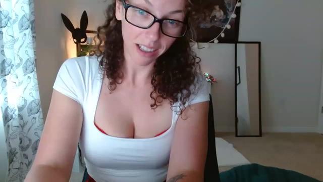 Gallery image thumbnail from Sarah_Stark's myfreecams stream on, 12/12/2022, 18:09 image 7 of 20