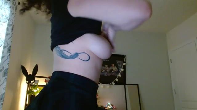 Gallery image thumbnail from Sarah_Stark's myfreecams stream on, 12/19/2022, 13:12 image 13 of 20