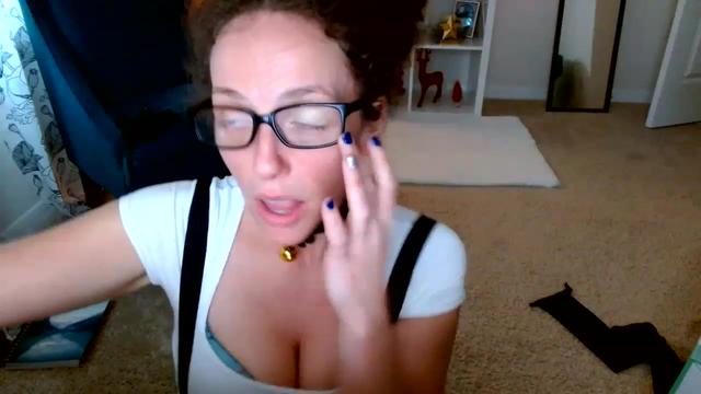 Gallery image thumbnail from Sarah_Stark's myfreecams stream on, 01/05/2023, 15:04 image 3 of 20