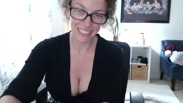 Gallery image thumbnail from Sarah_Stark's myfreecams stream on, 04/04/2024, 16:46 image 5 of 20