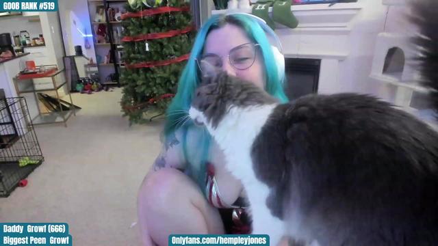 Gallery image thumbnail from SassyMcFucker's myfreecams stream on, 12/16/2022, 24:08 image 5 of 20