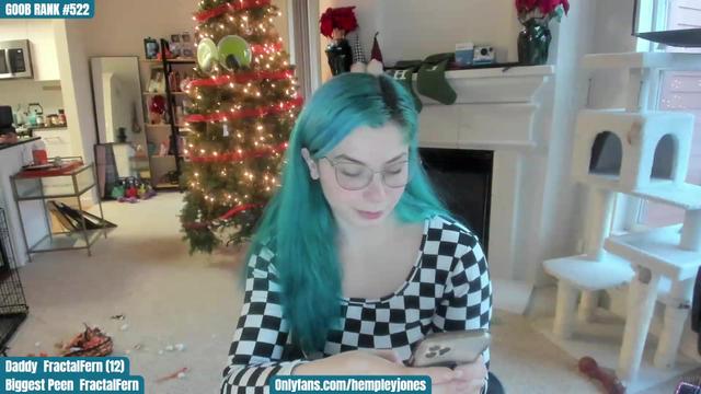 Gallery image thumbnail from SassyMcFucker's myfreecams stream on, 12/17/2022, 24:10 image 11 of 20