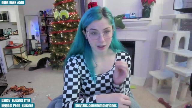 Gallery image thumbnail from SassyMcFucker's myfreecams stream on, 12/17/2022, 24:43 image 6 of 20