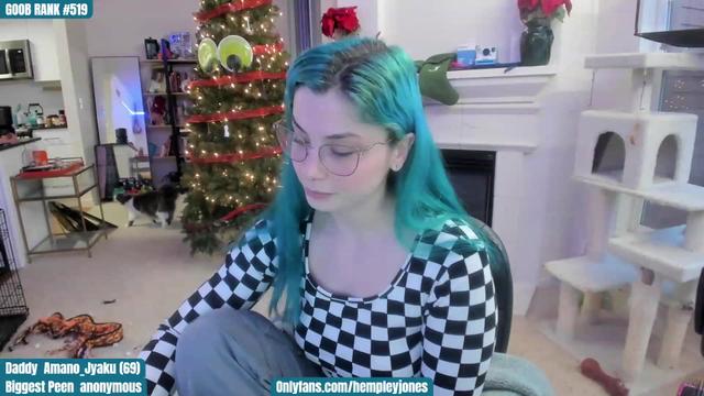 Gallery image thumbnail from SassyMcFucker's myfreecams stream on, 12/17/2022, 24:43 image 3 of 20