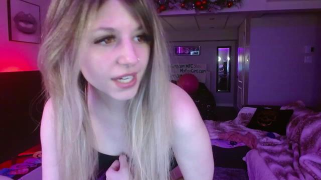 Gallery image thumbnail from Serafina's myfreecams stream on, 02/04/2024, 07:03 image 5 of 20