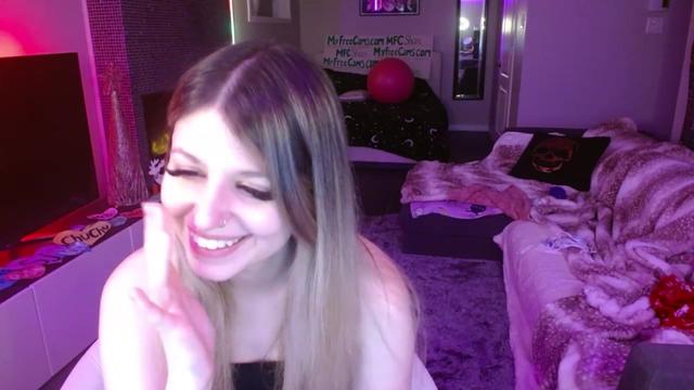 Gallery image thumbnail from Serafina's myfreecams stream on, 02/04/2024, 08:35 image 10 of 20