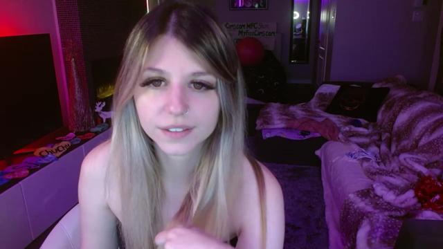 Gallery image thumbnail from Serafina's myfreecams stream on, 02/04/2024, 08:35 image 13 of 20