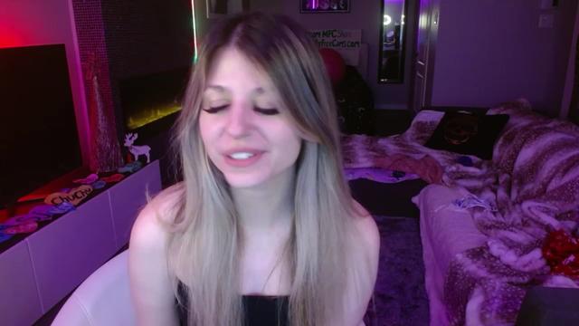 Gallery image thumbnail from Serafina's myfreecams stream on, 02/04/2024, 08:35 image 11 of 20