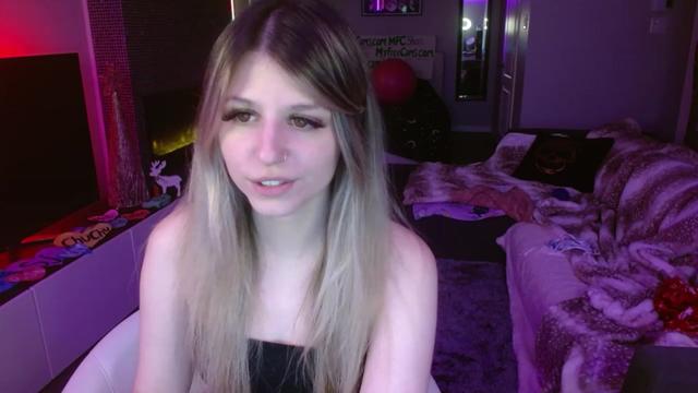 Gallery image thumbnail from Serafina's myfreecams stream on, 02/04/2024, 08:35 image 14 of 20