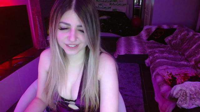 Gallery image thumbnail from Serafina's myfreecams stream on, 02/15/2024, 04:46 image 15 of 20