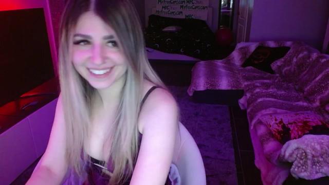 Gallery image thumbnail from Serafina's myfreecams stream on, 02/15/2024, 04:46 image 14 of 20