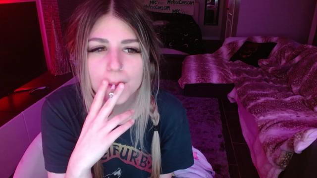 Gallery image thumbnail from Serafina's myfreecams stream on, 02/19/2024, 07:07 image 2 of 20
