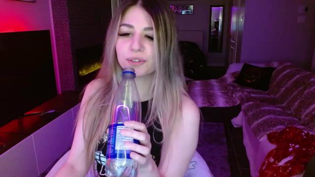 Gallery image thumbnail from Serafina's myfreecams stream on, 02/29/2024, 03:46 image 8 of 20
