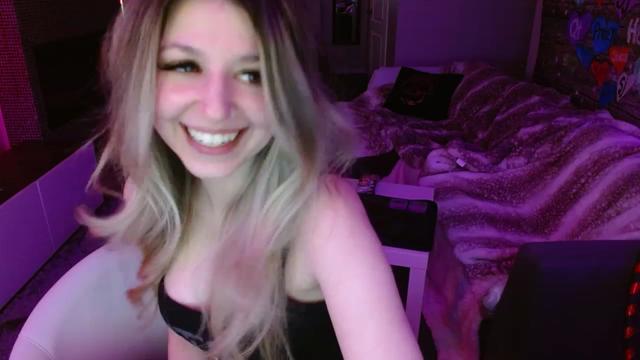 Gallery image thumbnail from Serafina's myfreecams stream on, 03/02/2024, 06:57 image 3 of 20