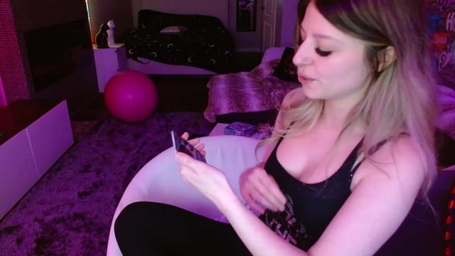 Gallery image thumbnail from Serafina's myfreecams stream on, 03/02/2024, 06:57 image 10 of 20