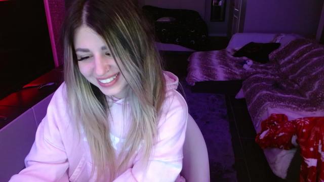 Gallery image thumbnail from Serafina's myfreecams stream on, 03/16/2024, 04:44 image 12 of 20