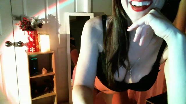 Gallery image thumbnail from SeraphinaR's myfreecams stream on, 01/05/2023, 02:35 image 18 of 20