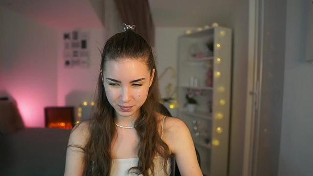 Gallery image thumbnail from Shy_jane's myfreecams stream on, 04/02/2023, 14:36 image 1 of 20