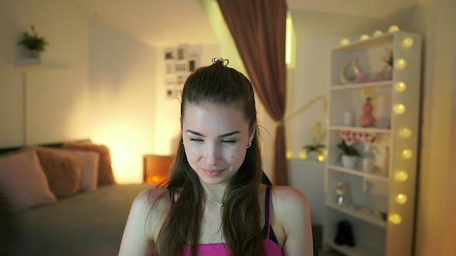 Gallery image thumbnail from Shy_jane's myfreecams stream on, 05/07/2023, 14:25 image 13 of 20