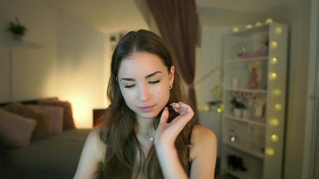 Gallery image thumbnail from Shy_jane's myfreecams stream on, 05/14/2023, 13:34 image 14 of 20