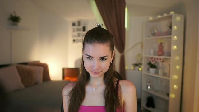 Gallery image thumbnail from Shy_jane's myfreecams stream on, 05/18/2023, 15:41 image 15 of 20