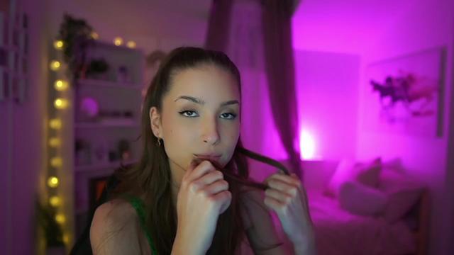 Gallery image thumbnail from Shy_jane's myfreecams stream on, 04/03/2024, 15:48 image 1 of 20