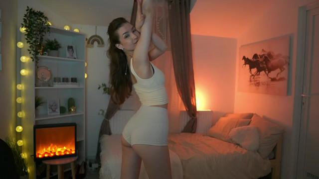 Gallery image thumbnail from Shy_jane's myfreecams stream on, 04/08/2024, 15:47 image 1 of 20