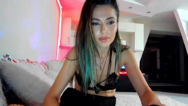 Gallery image thumbnail from SmileyTinaa's myfreecams stream on, 01/13/2023, 23:33 image 3 of 20
