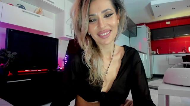 Gallery image thumbnail from SmileyTinaa's myfreecams stream on, 03/21/2024, 24:13 image 12 of 20