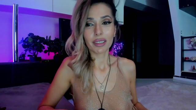 Gallery image thumbnail from SmileyTinaa's myfreecams stream on, 03/22/2024, 01:22 image 19 of 20