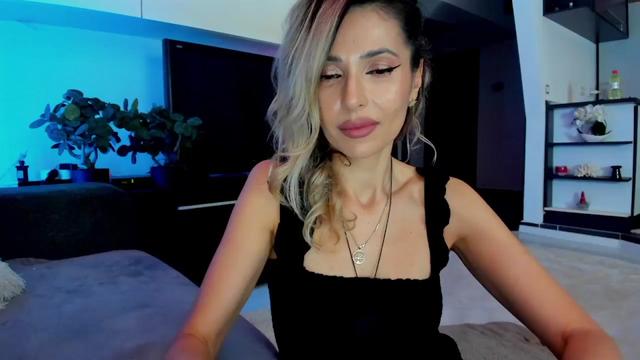 Gallery image thumbnail from SmileyTinaa's myfreecams stream on, 03/27/2024, 03:00 image 6 of 20