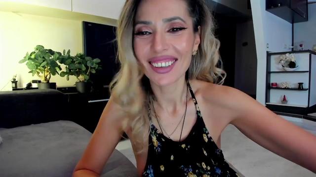 Gallery image thumbnail from SmileyTinaa's myfreecams stream on, 03/28/2024, 24:56 image 11 of 20