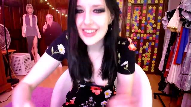 Gallery image thumbnail from Sphenoids's myfreecams stream on, 08/25/2023, 04:08 image 9 of 20