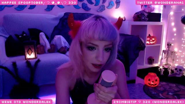 Gallery image thumbnail from SpoopyBish's myfreecams stream on, 10/16/2023, 24:45 image 11 of 20