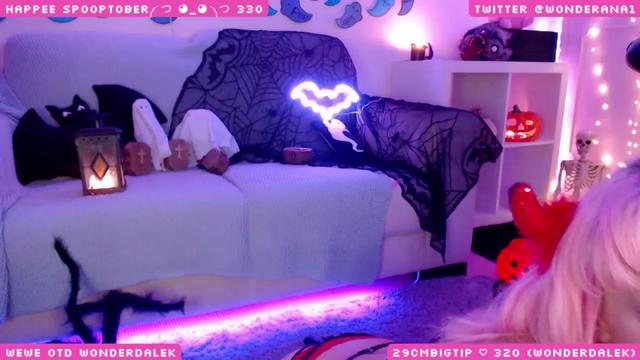 Gallery image thumbnail from SpoopyBish's myfreecams stream on, 10/16/2023, 24:45 image 5 of 20