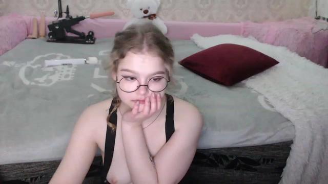 Gallery image thumbnail from Sugar_Cheeks's myfreecams stream on, 09/04/2023, 24:50 image 19 of 20