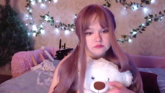 Gallery image thumbnail from Sugar_Cheeks's myfreecams stream on, 12/14/2023, 01:03 image 15 of 20