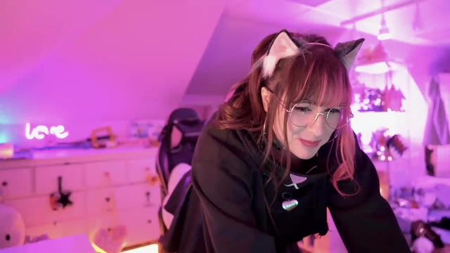 Gallery image thumbnail from SugaryBunny's myfreecams stream on, 12/20/2022, 01:39 image 7 of 20