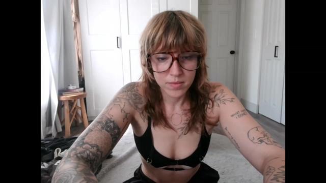 Gallery image thumbnail from Sunnyy_Dazee's myfreecams stream on, 04/16/2023, 15:45 image 5 of 20