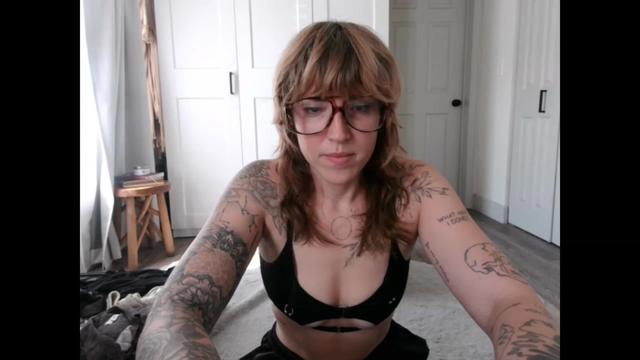 Gallery image thumbnail from Sunnyy_Dazee's myfreecams stream on, 04/16/2023, 15:45 image 8 of 20
