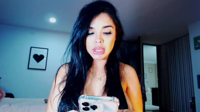 Gallery image thumbnail from SusyHernandez's myfreecams stream on, 11/24/2022, 03:01 image 20 of 20