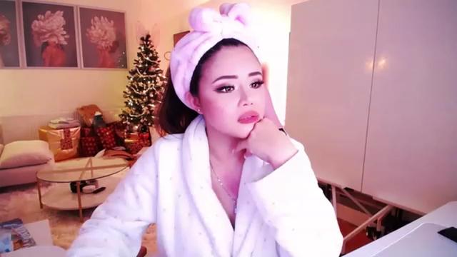Gallery image thumbnail from SwtSunny's myfreecams stream on, 12/12/2022, 03:03 image 16 of 20