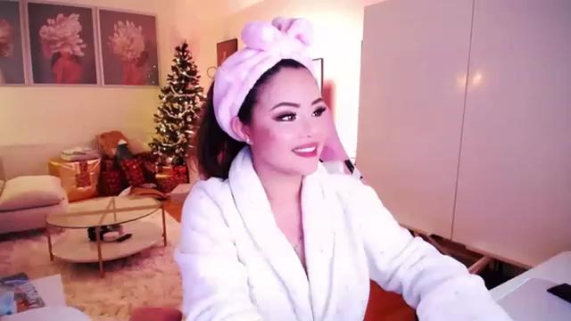 Gallery image thumbnail from SwtSunny's myfreecams stream on, 12/12/2022, 03:03 image 15 of 20