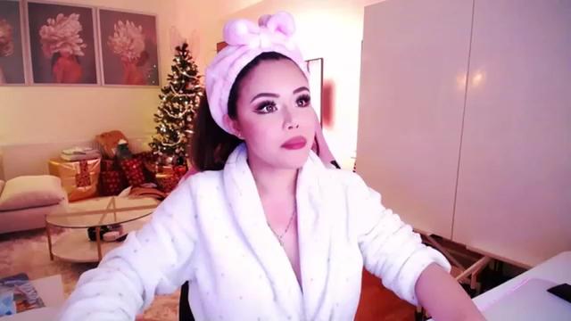 Gallery image thumbnail from SwtSunny's myfreecams stream on, 12/12/2022, 03:03 image 18 of 20