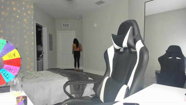 Gallery image thumbnail from Tati_Rae's myfreecams stream on, 02/26/2023, 08:08 image 14 of 20