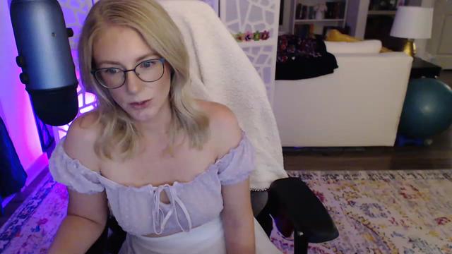 Gallery image thumbnail from TeecakeAvery's myfreecams stream on, 05/19/2023, 04:58 image 16 of 20