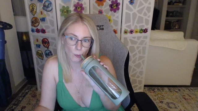 Gallery image thumbnail from TeecakeAvery's myfreecams stream on, 07/01/2023, 03:55 image 1 of 20