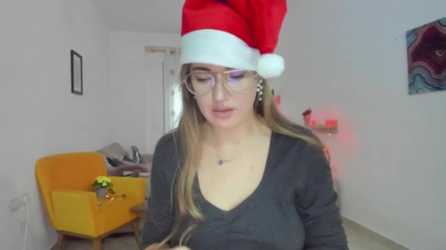 Gallery image thumbnail from ThatsLori's myfreecams stream on, 12/25/2022, 15:30 image 9 of 20