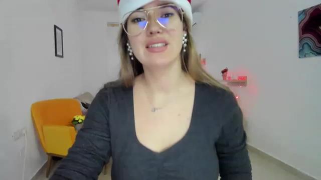 Gallery image thumbnail from ThatsLori's myfreecams stream on, 12/25/2022, 15:30 image 1 of 20